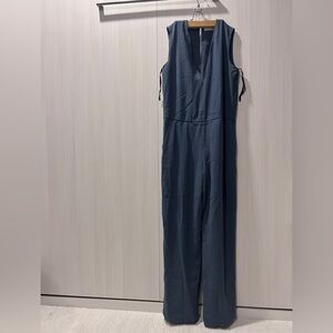 Babaton sleeveless wide leg lined jumpsuit w/pockets peak hole gray/blue size 2